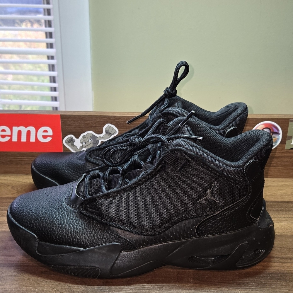 Nike Air Jordan Max Aura 4 (GS) Blk Anthracite 7y